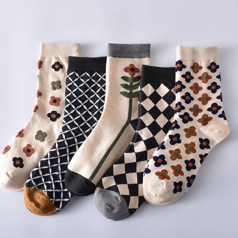 Women’s Cotton Crew Socks – Retro Floral Pattern