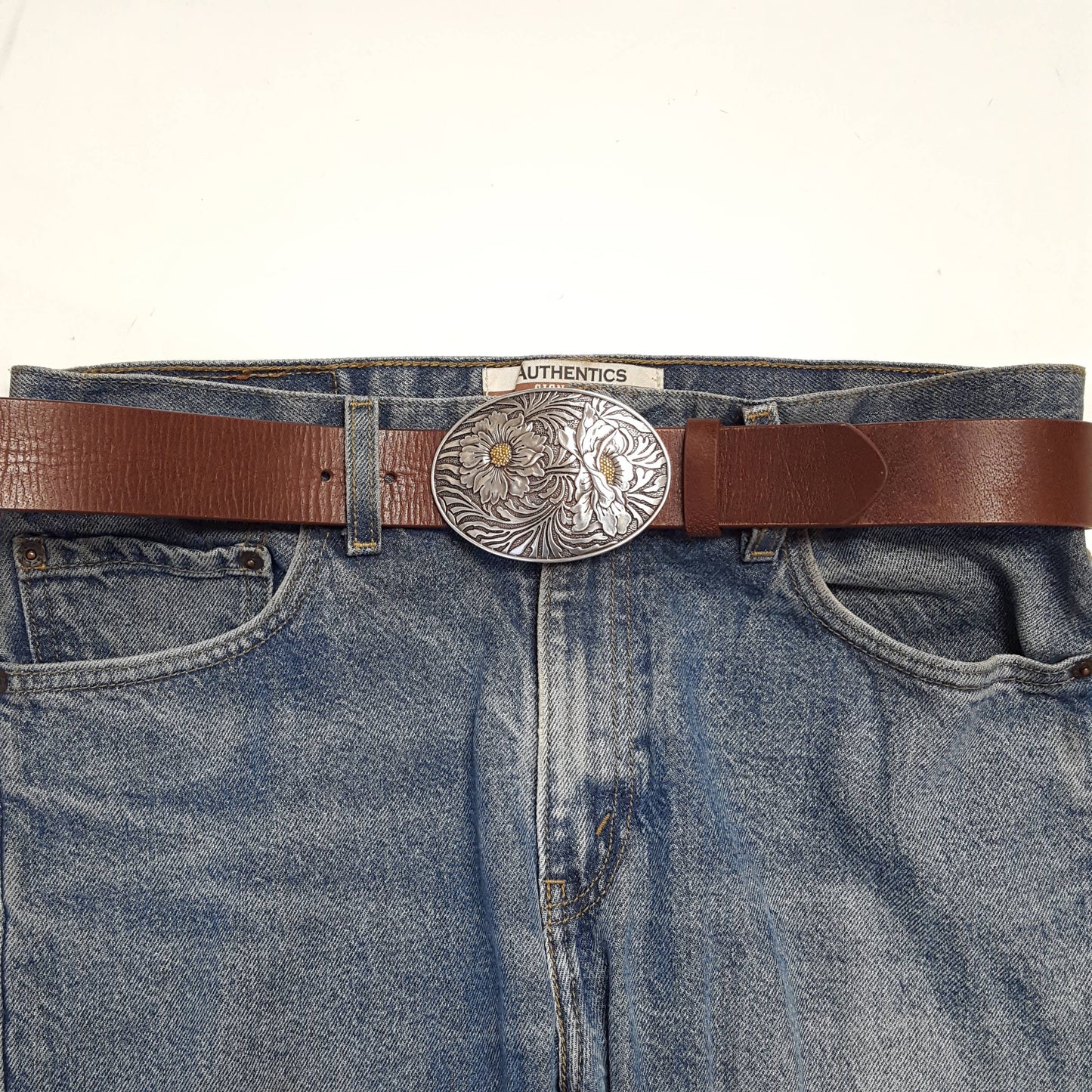 Genuine leather belt w. Western Oval Sunflower Buckle