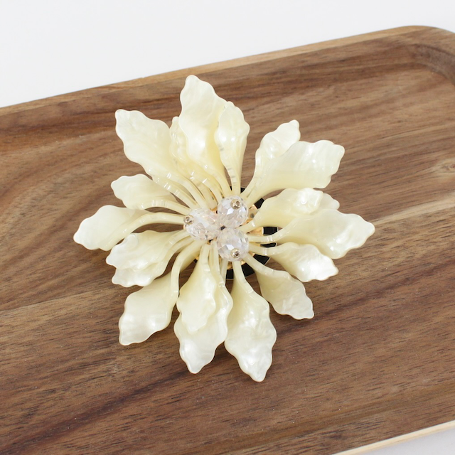 B23062 Shine Flower Brooch
