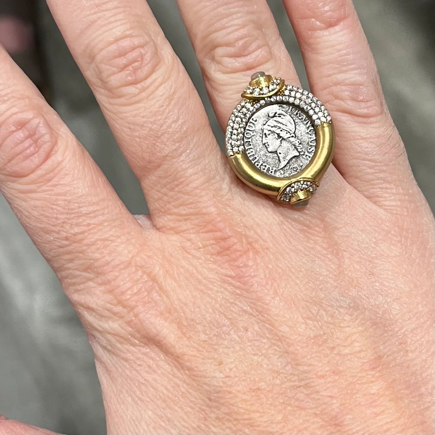 Gold Frame VS Mini Dupré Ring