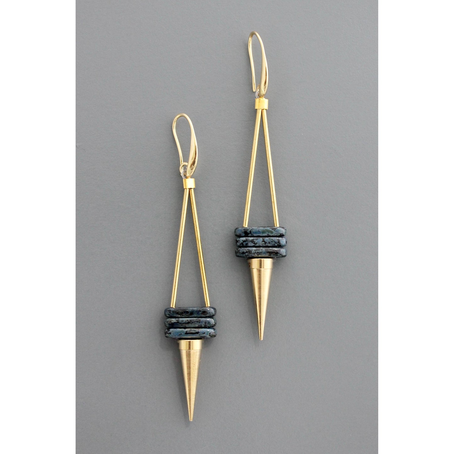 FERE109 Geometric Glass and Brass Spike Dangle Earrings