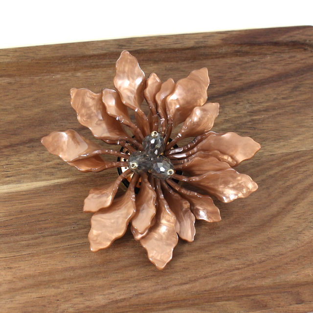 B23062 Shine Flower Brooch