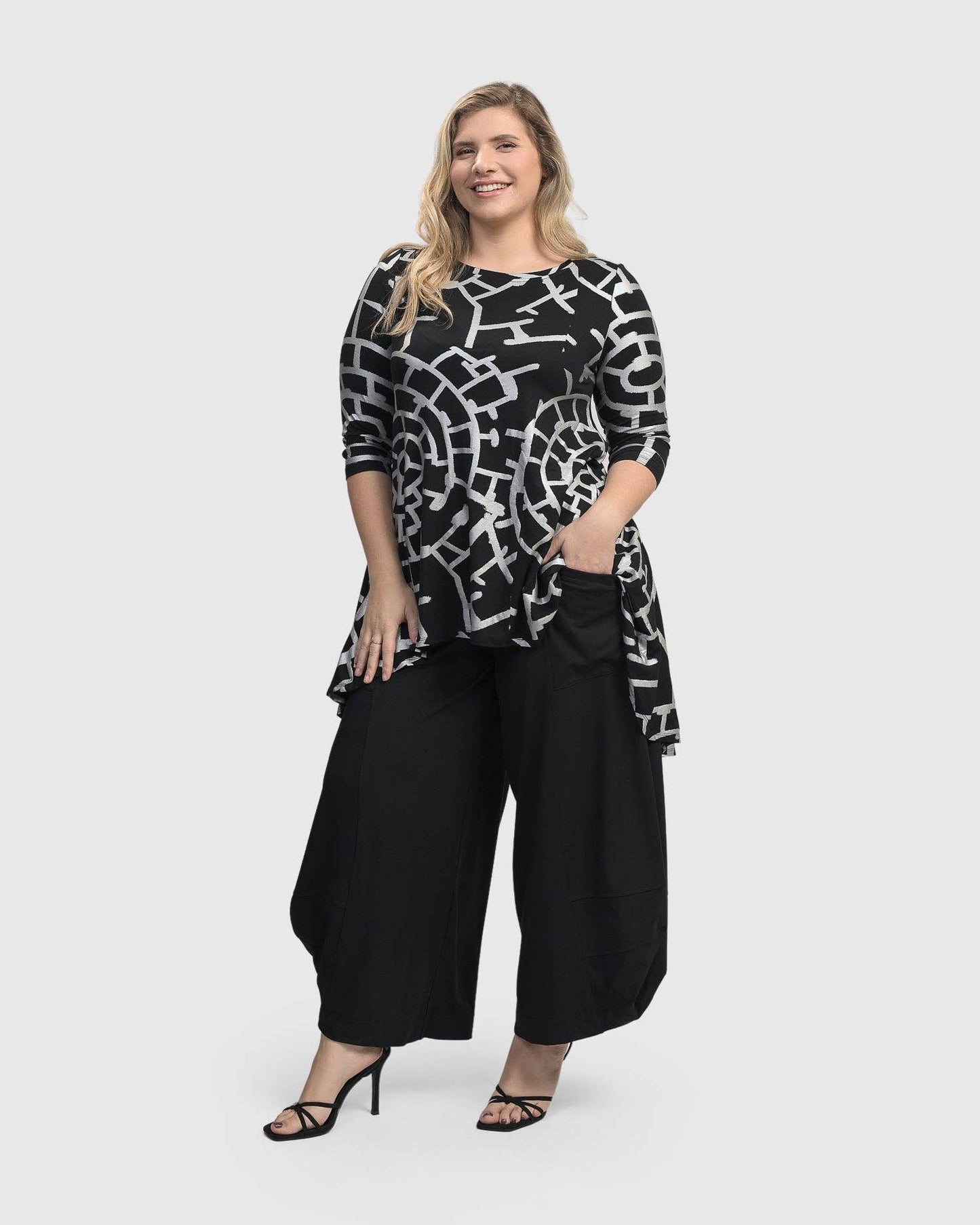 ESSENTIAL PUNTO POCKETS PANTS, BLACK