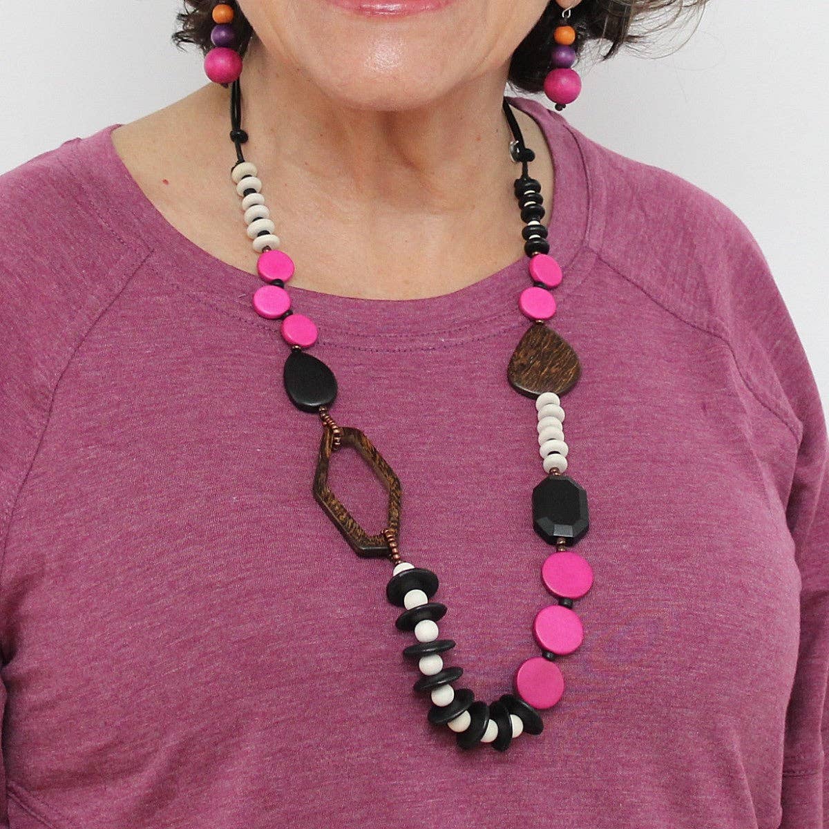 Fuchsia Wood Bead Gabby Necklace