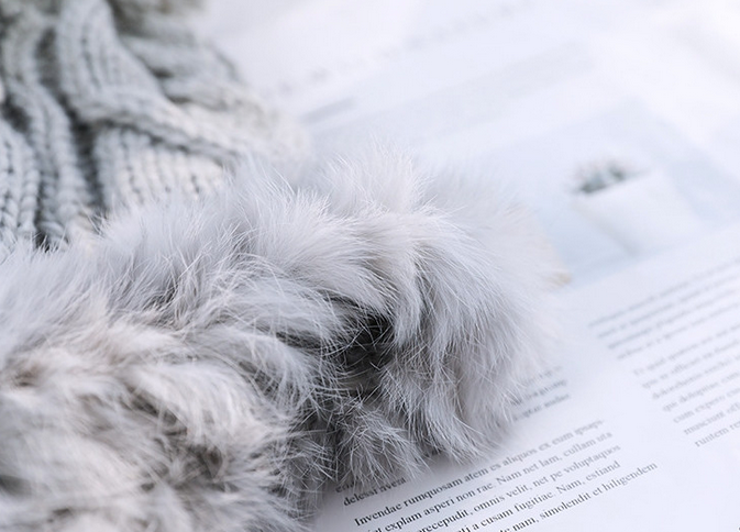 Women Winter hat pompom beanie Cable Knit hat Faux Fur Tie