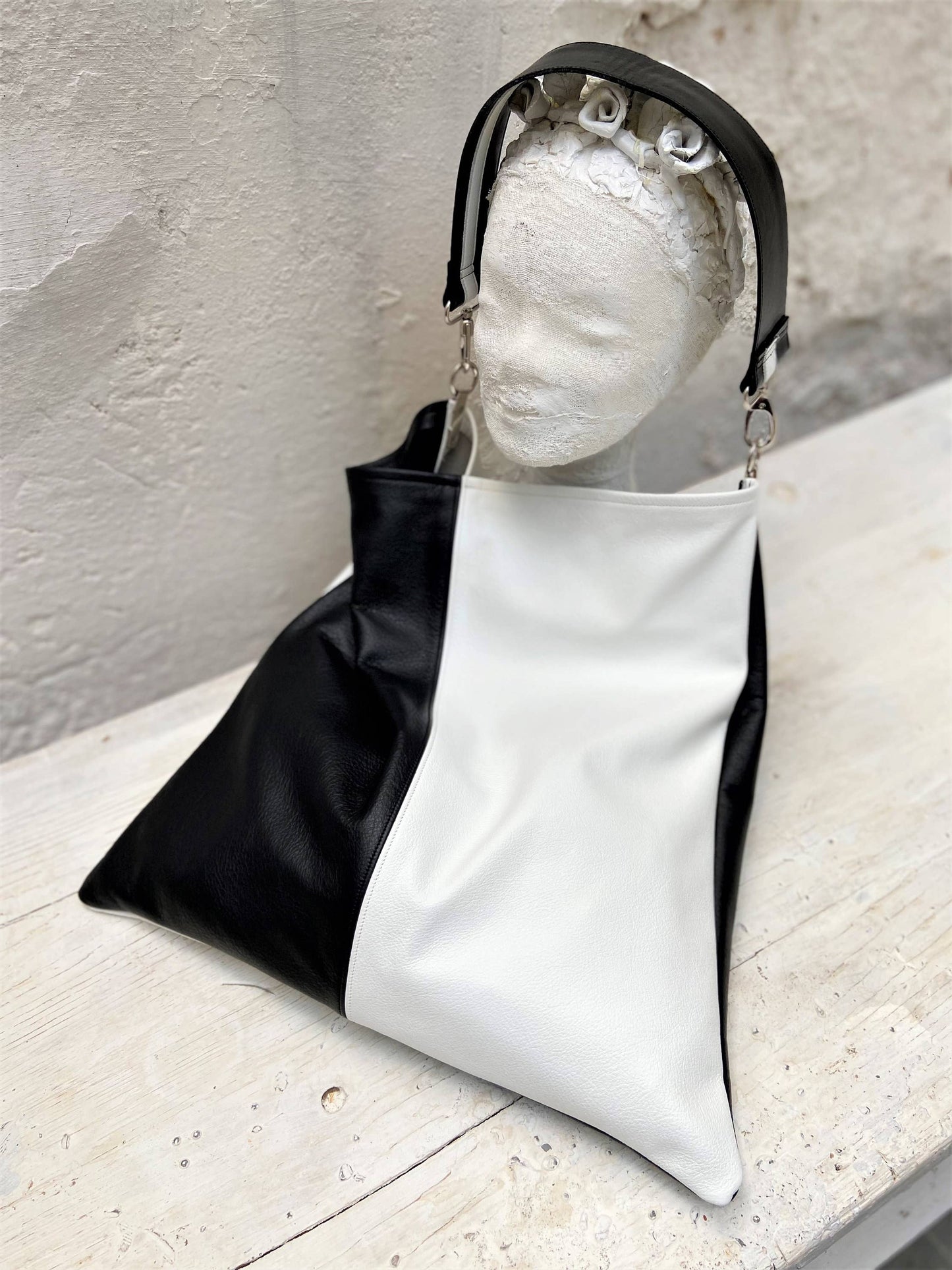 Akathi double leather bag in black & white