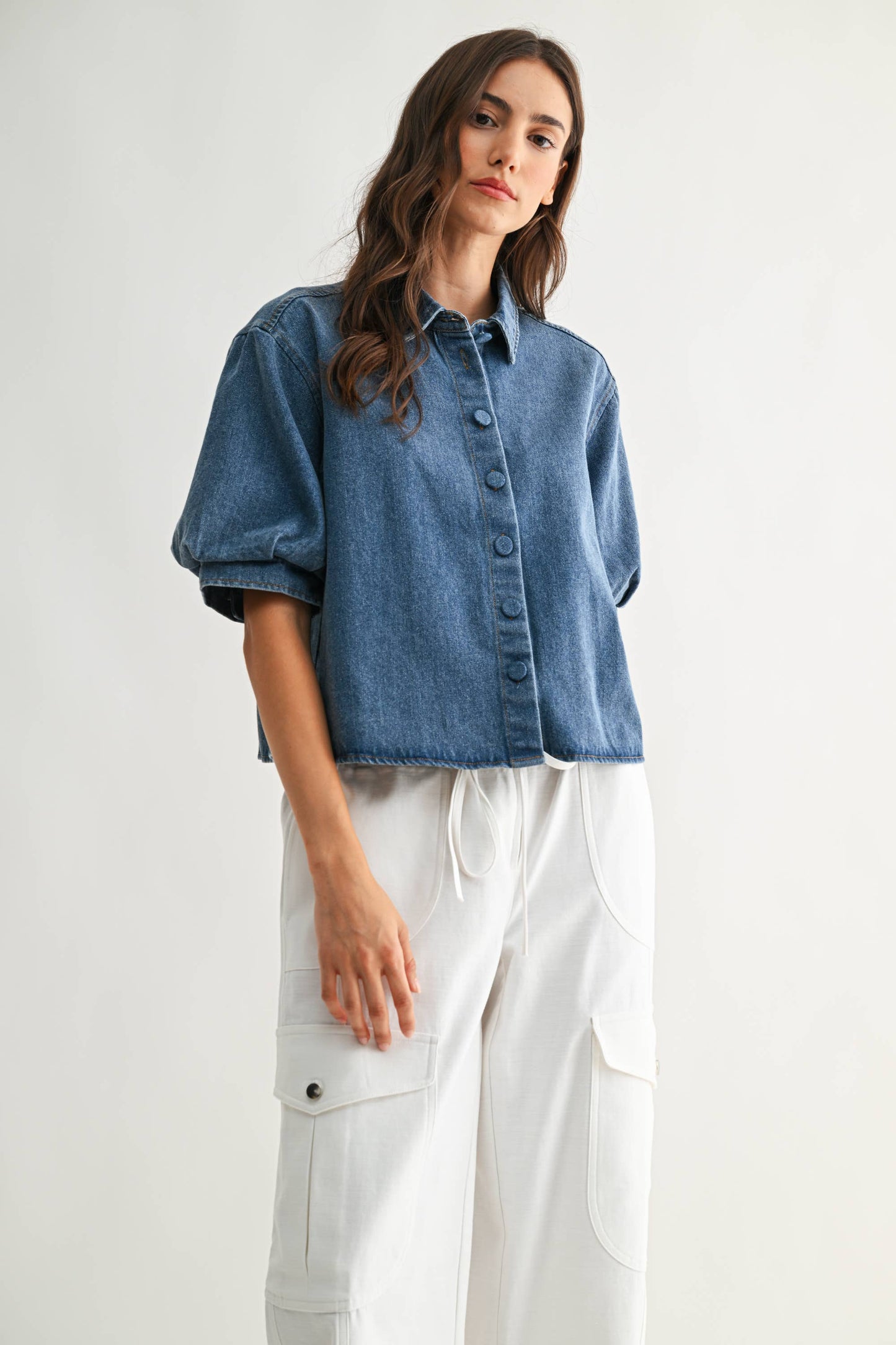 CJT26783 Short-Sleeve Cropped Denim Shirt