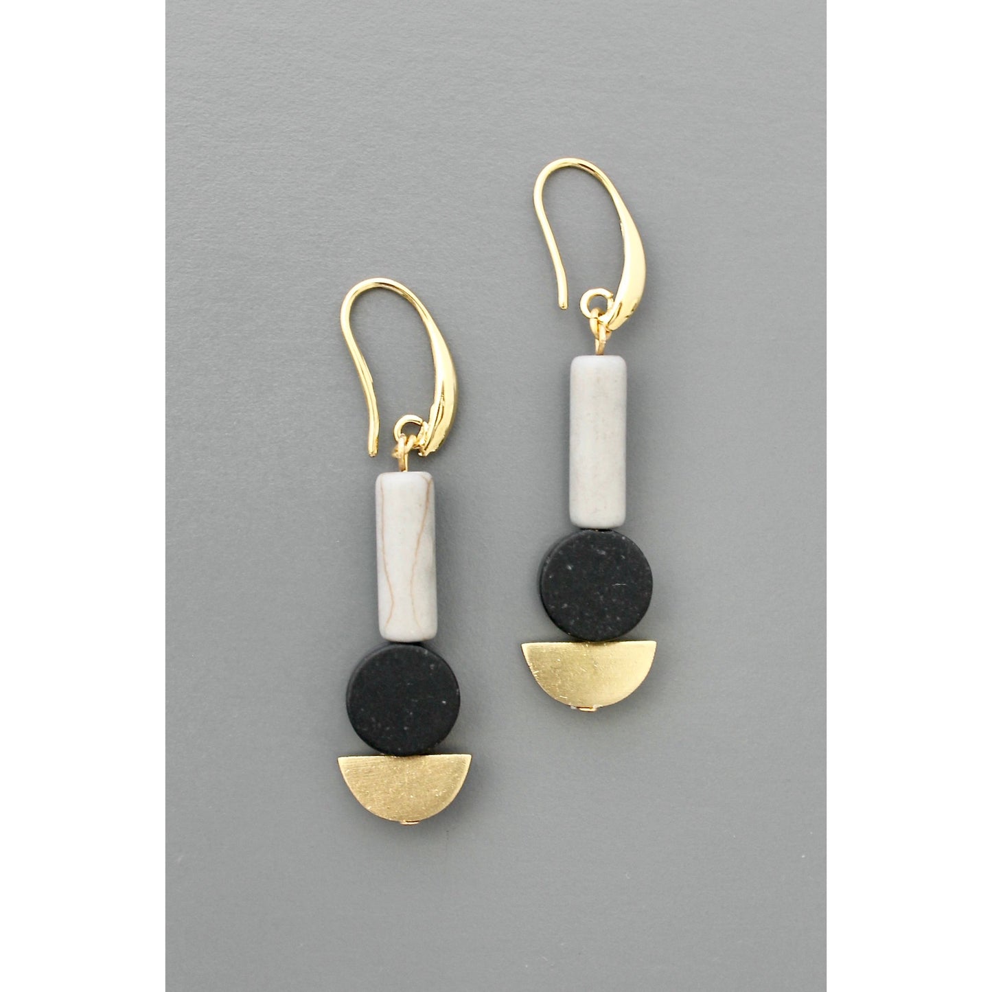 FERE36 Geometric Gray and Black Dangle Earrings