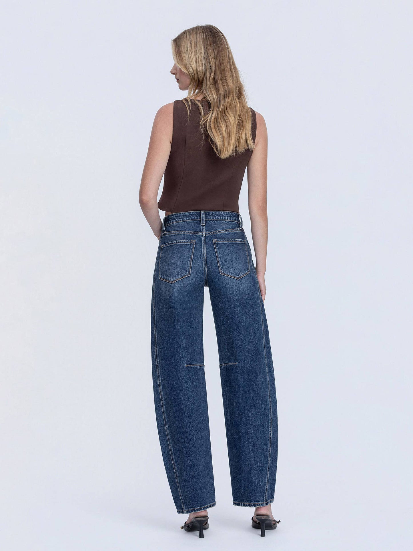 HIGH RISE DARK WASH BARREL JEANS T7200