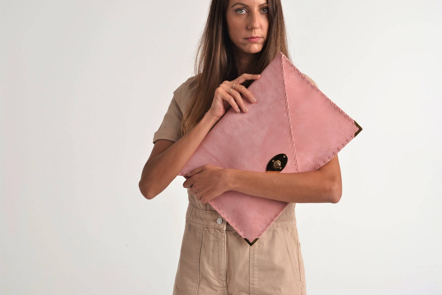 Symmetria soft clutch in pink