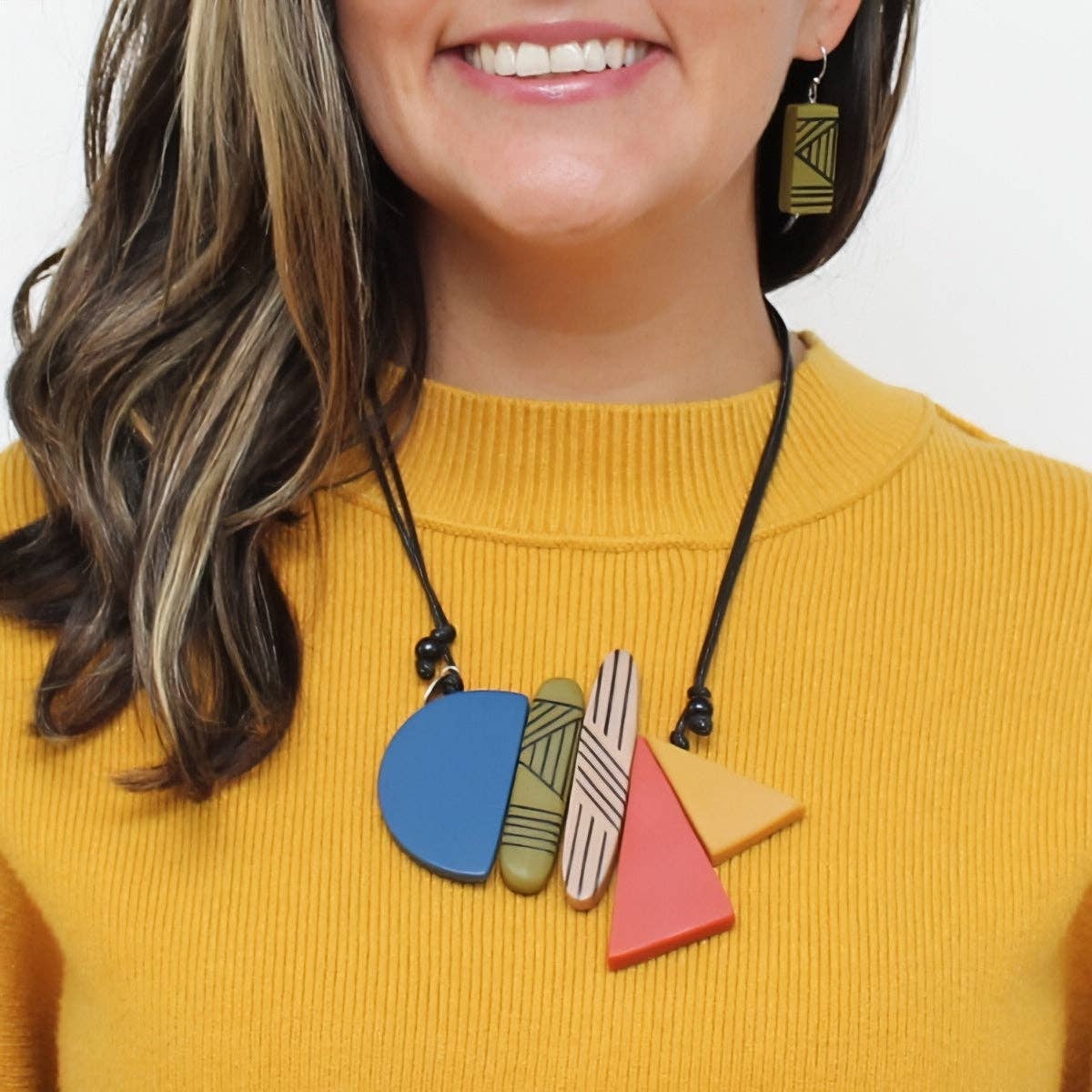 Multi Color Ameli Pendant Necklace