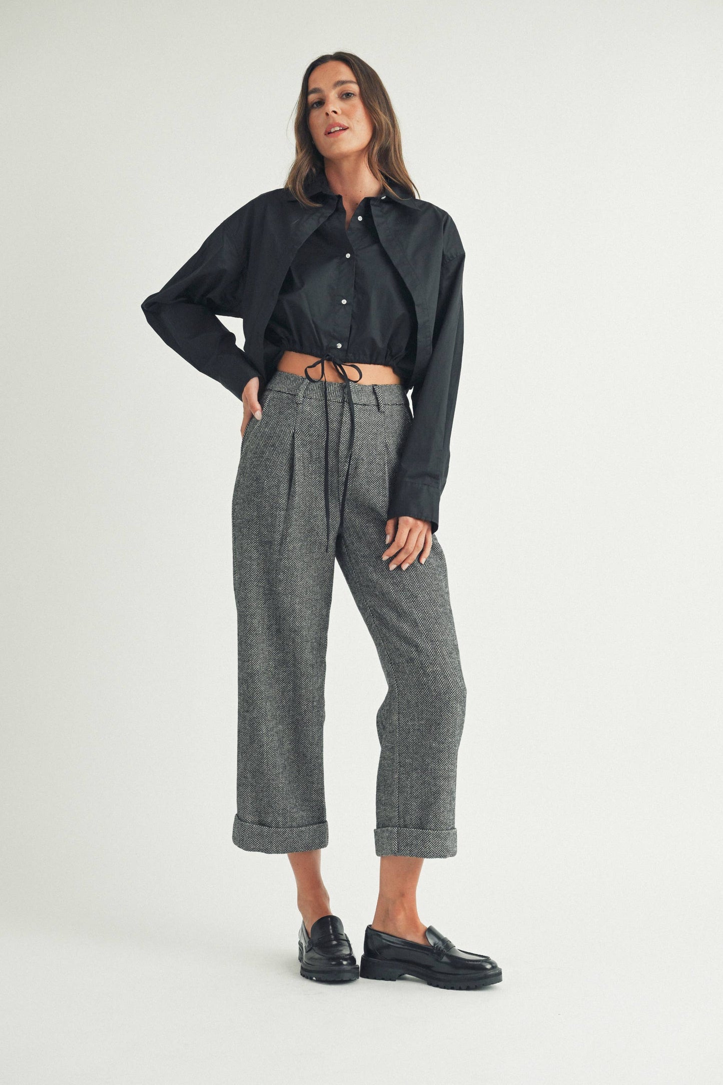 HERRINGBONE PLEATED WIDE LEG PANTS