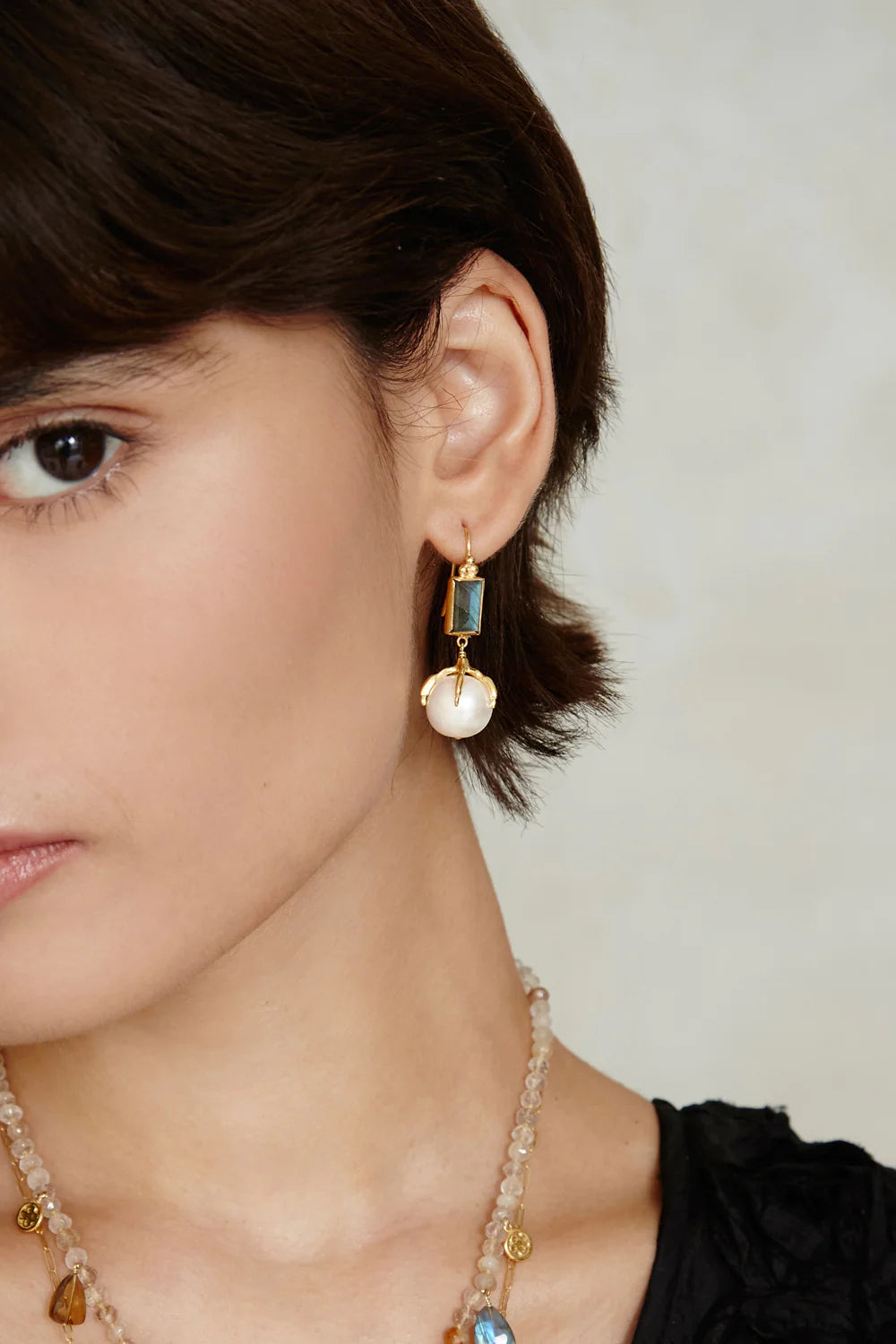 Lark Earring White Pearl Mix