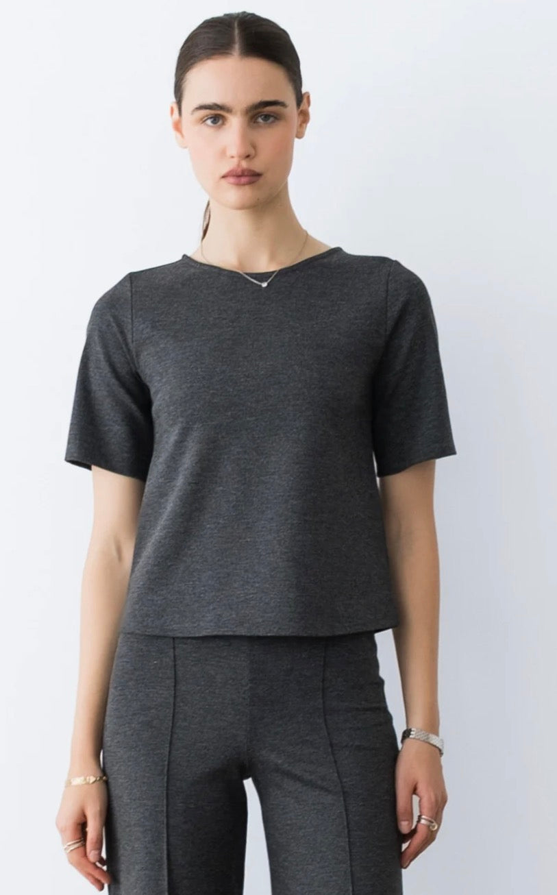 CHARCOAL PONTE KNIT EXTENDED SHORT SLEEVE TOP