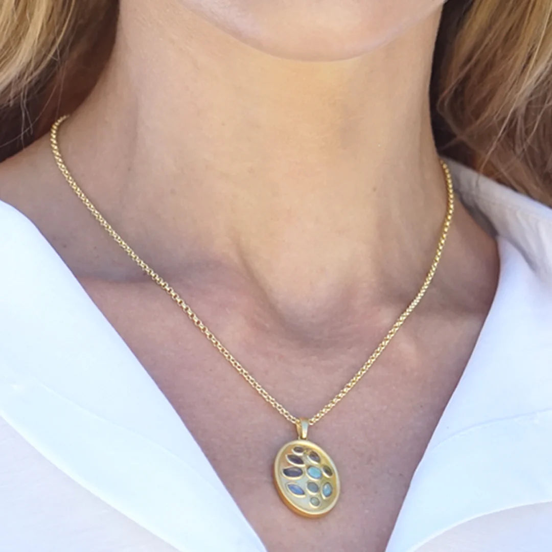 Gold Ovalus Labradorite Pendant Necklace