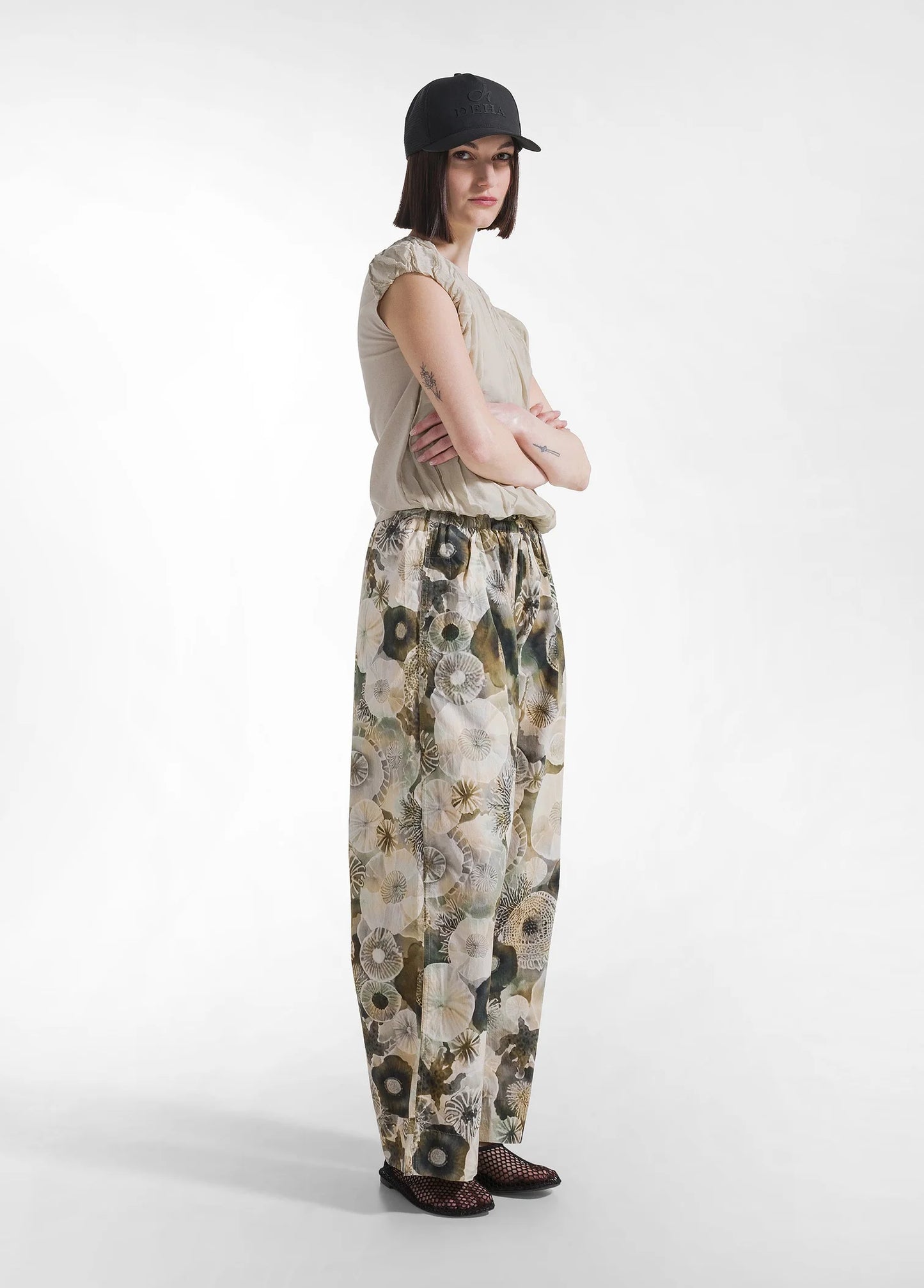 DEHA RELAXED POPLIN TROUSERS WITH ALL-OVER PARACHUTE EFFECT - GREEN