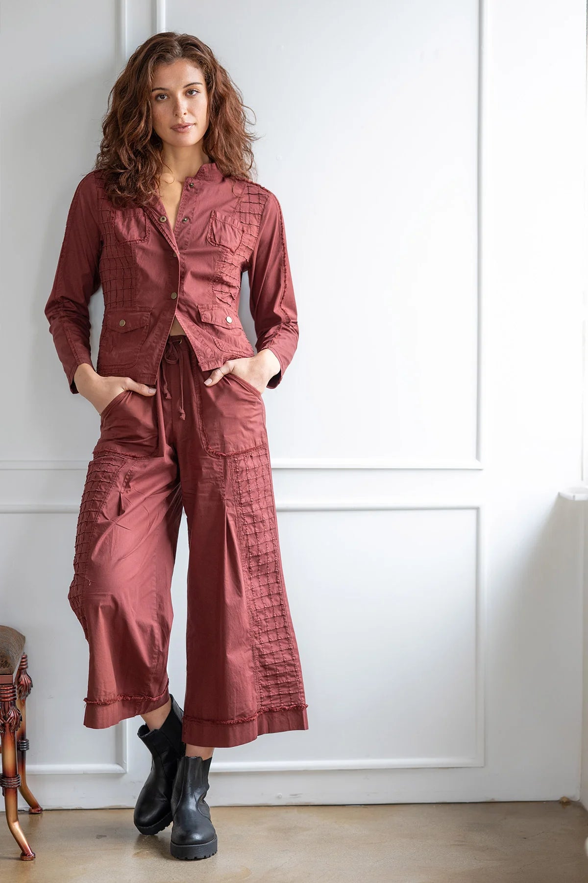 NICOLENE POPLIN GRID PINTUCK CROP PANT IN TWINBERRY