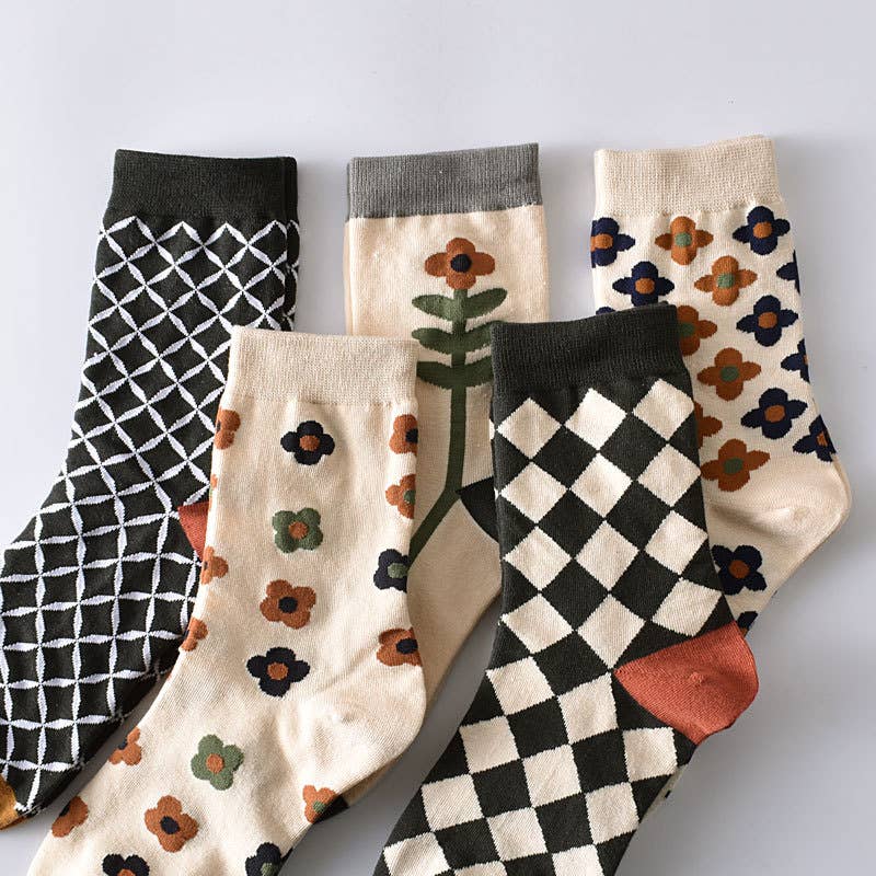 Women’s Cotton Crew Socks – Retro Floral Pattern