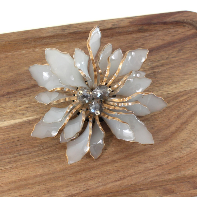 B23062 Shine Flower Brooch