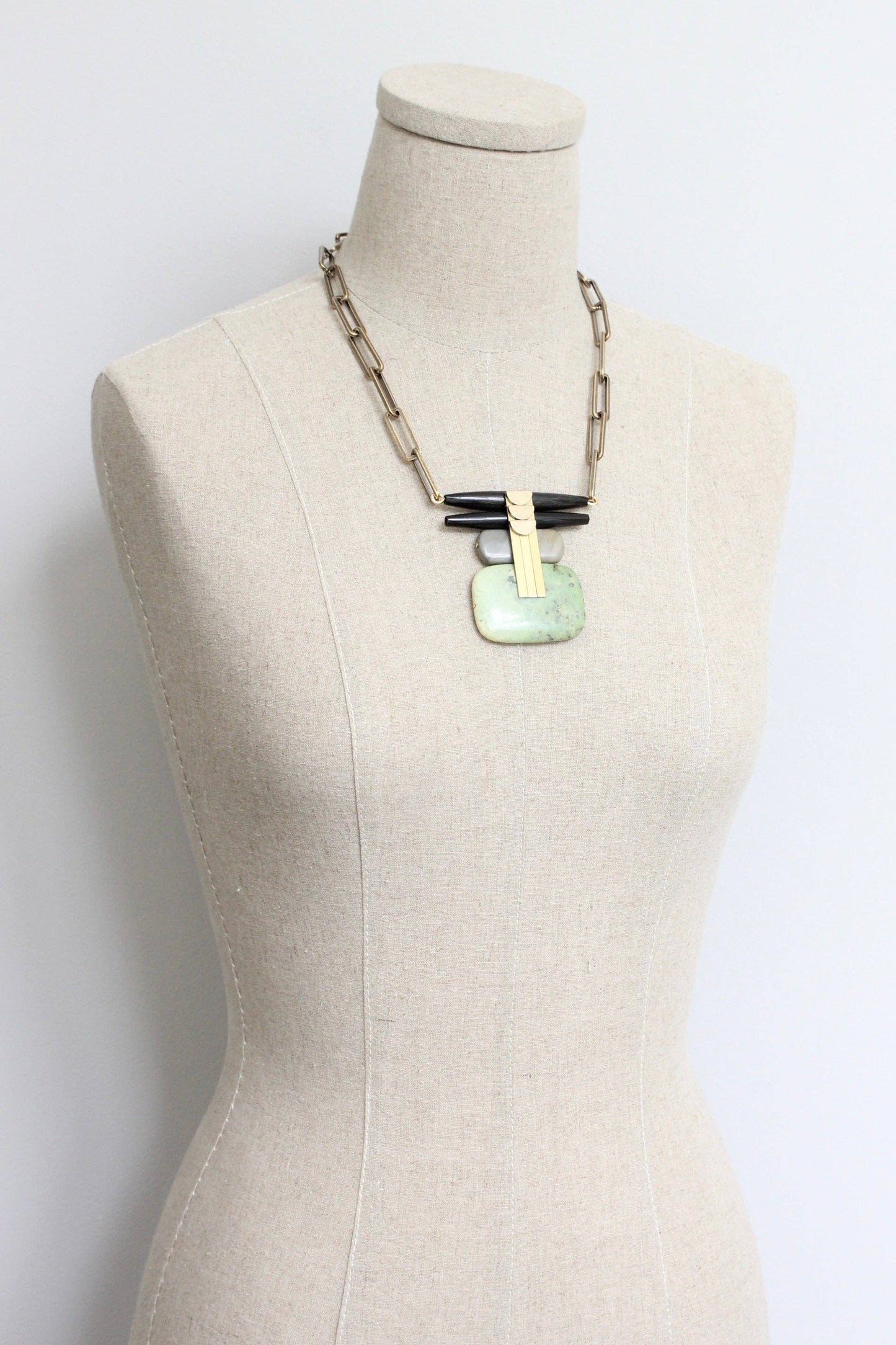 LEX320 Green and black ArtDeco pendant necklace