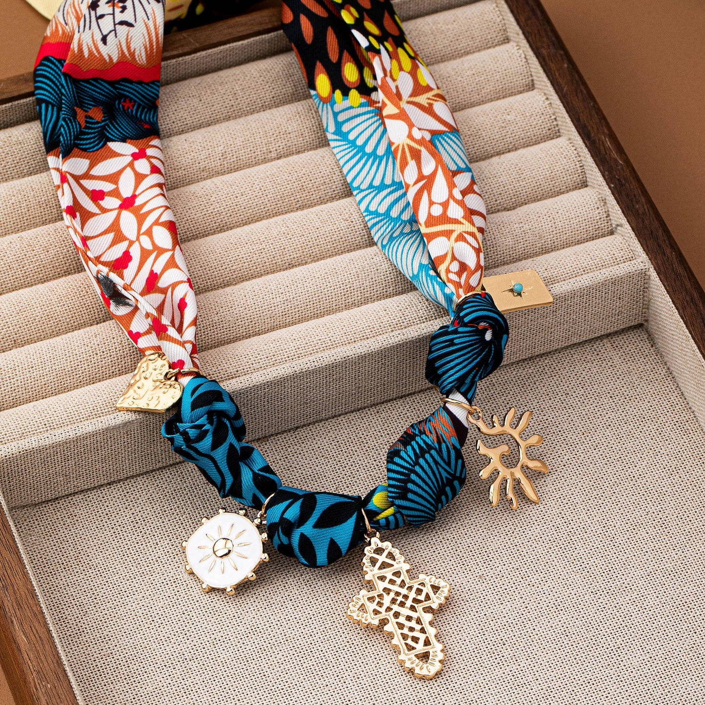 HANDMADE ANIMAL DESIGN SCARF NECKLACE-CROSS  HEART| 80N92491