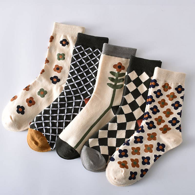 Women’s Cotton Crew Socks – Retro Floral Pattern
