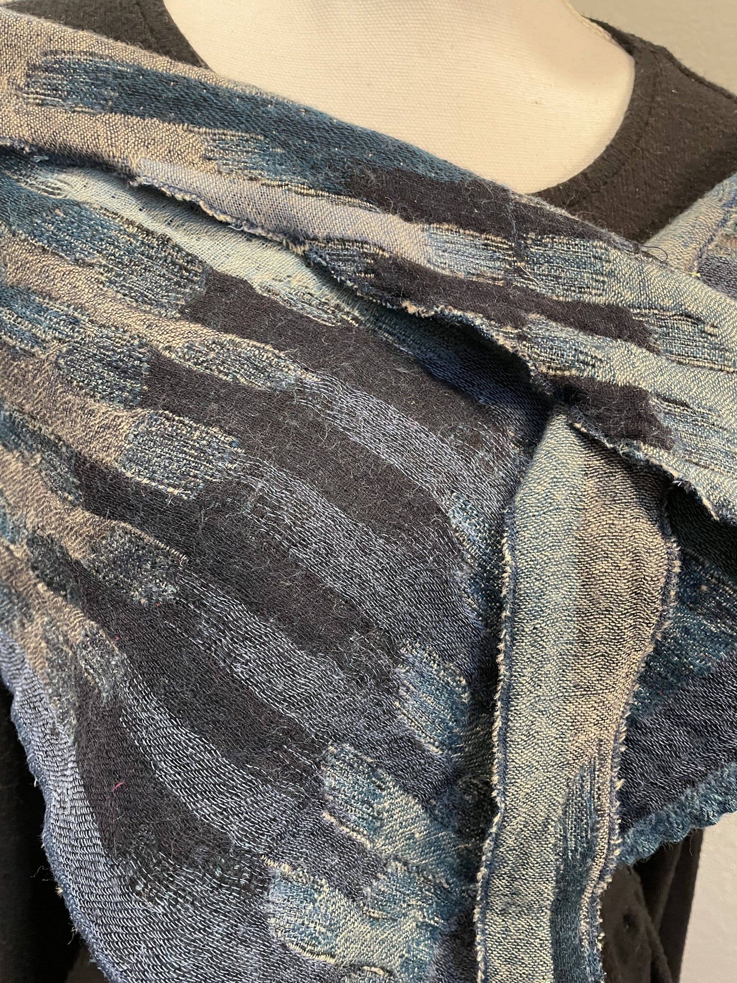 510/Pointed scarf~ Morocco Blue 