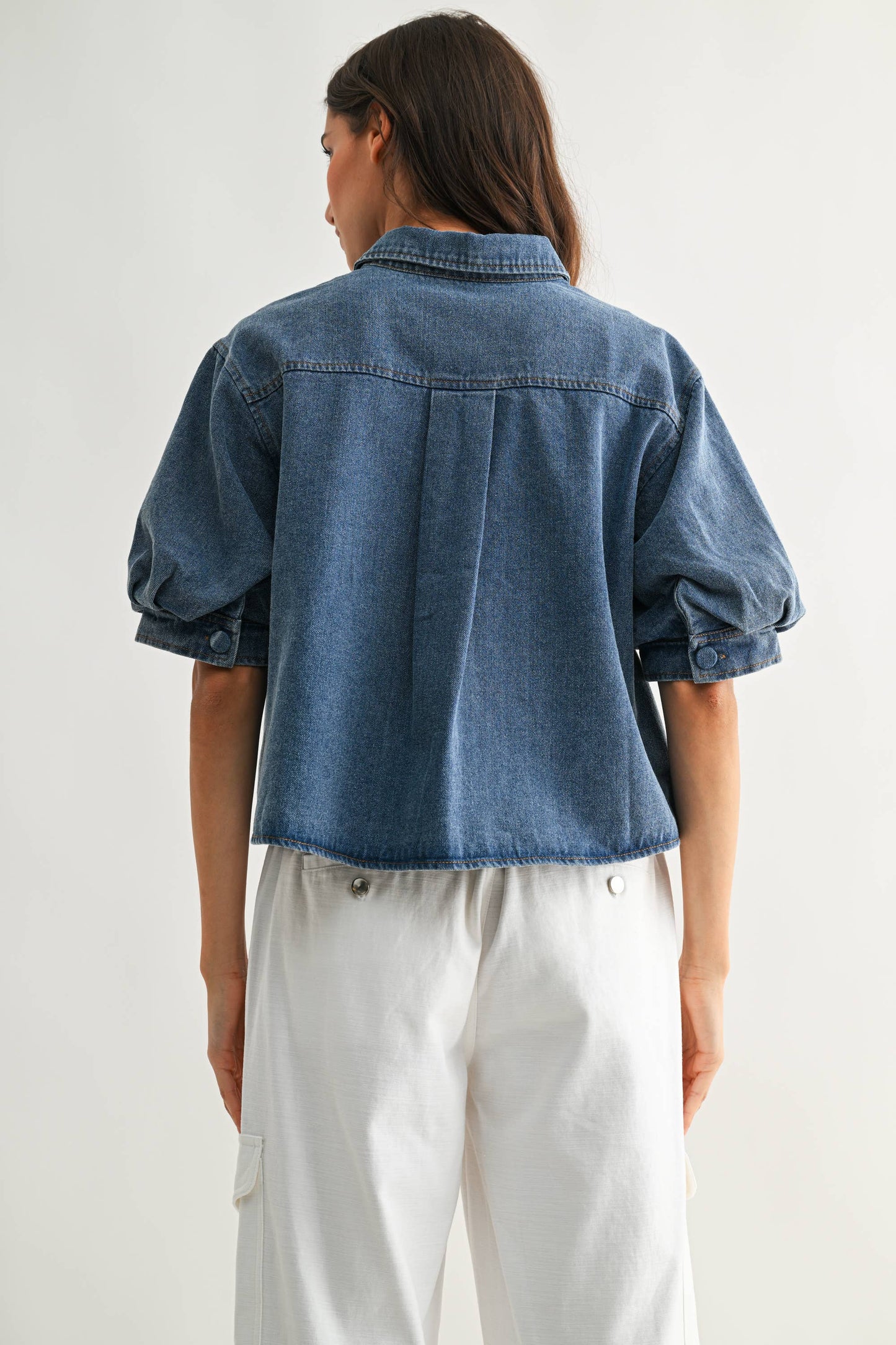 CJT26783 Short-Sleeve Cropped Denim Shirt
